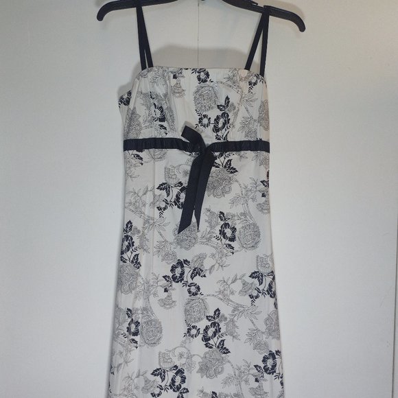 Hourglass Dresses & Skirts - Dress